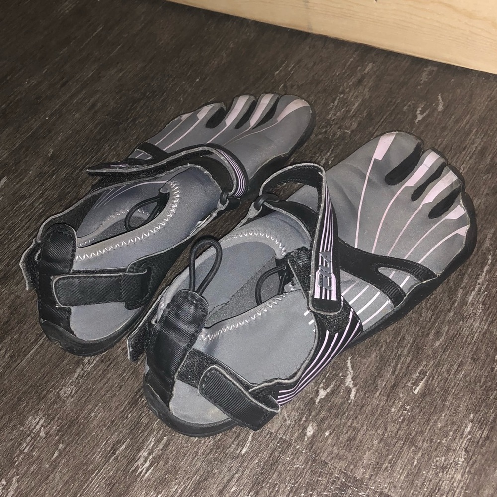 Skele-toes / outdoor toe shoes